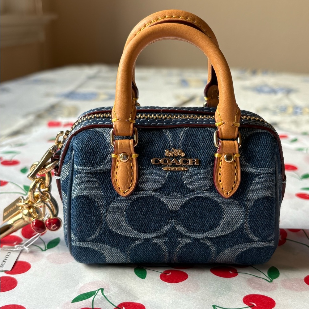 🍒 COACH MINI ROWAN  BAG CHARM IN SIGNATURE DENIM 🍒  NWT 🍒 - Picture 2 of 16